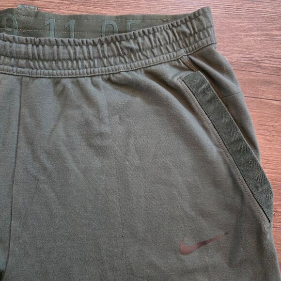 Nike Men's Tech Pack Knit Joggers Galactic Jade Green Size L - Picture 10 of 11